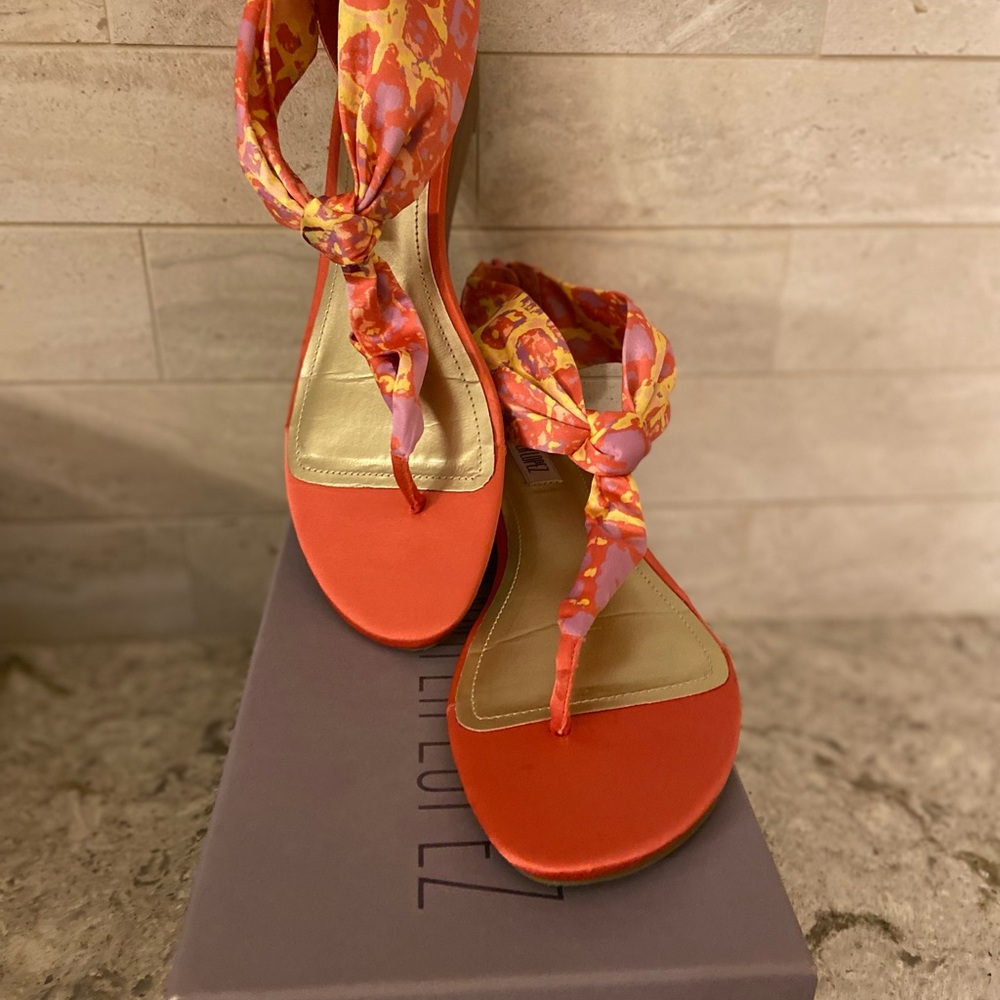 Jennifer Lopaz 9.5 Senga Print size 9.5 Sandal